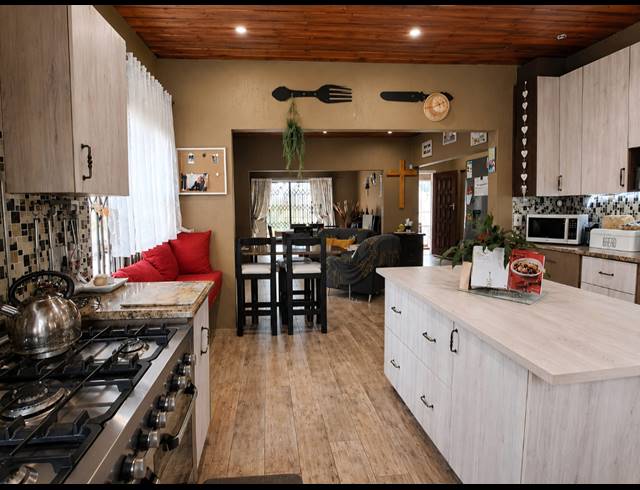 3 BEDROOM HOUSE FOR SALE IN ROTHDENE